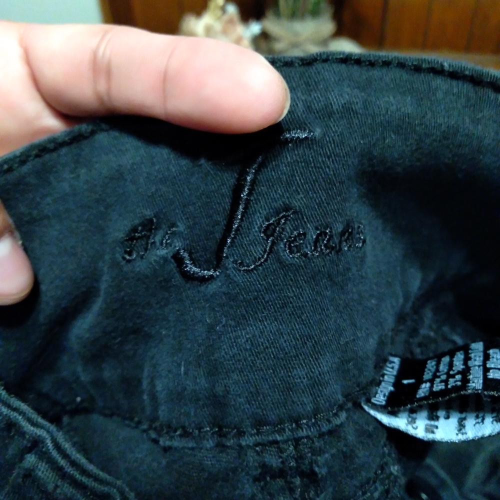 Jeans - Picture 2 of 3